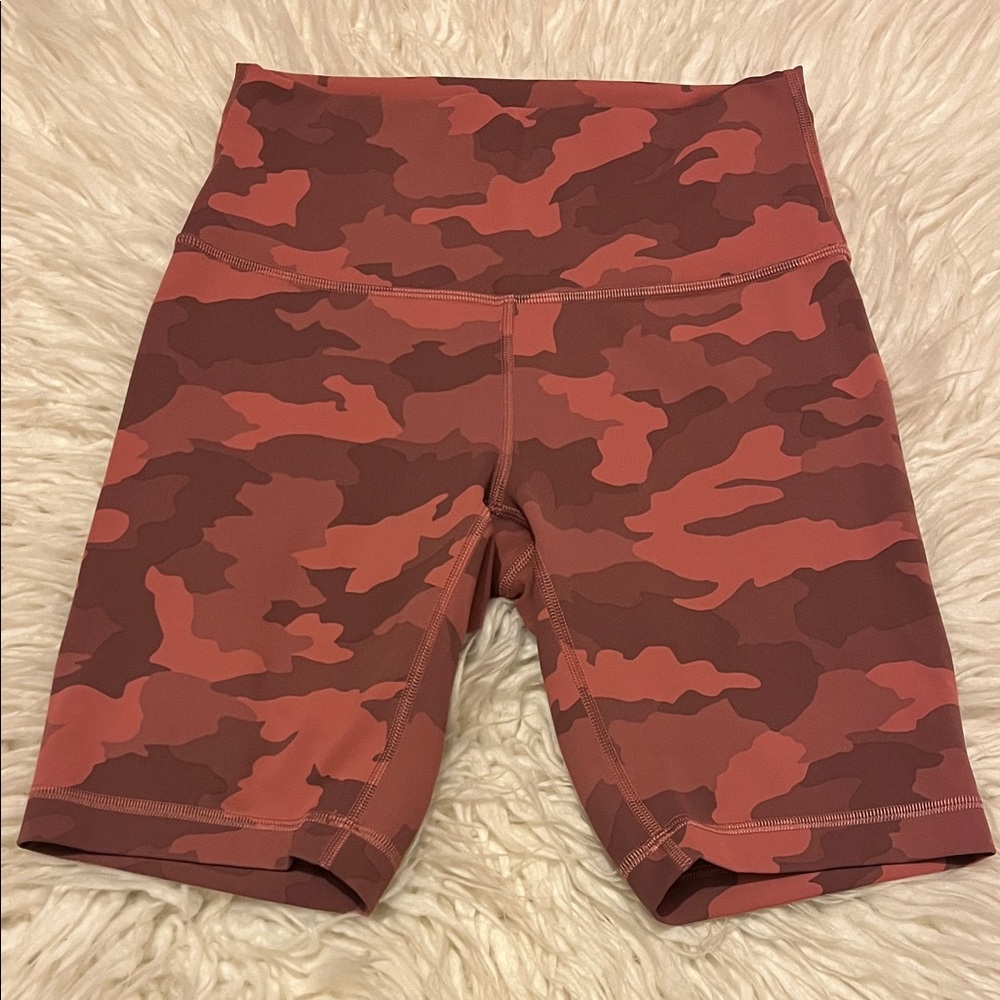 Lululemon Athletica Women’s Red Camo Bike Shorts size 6